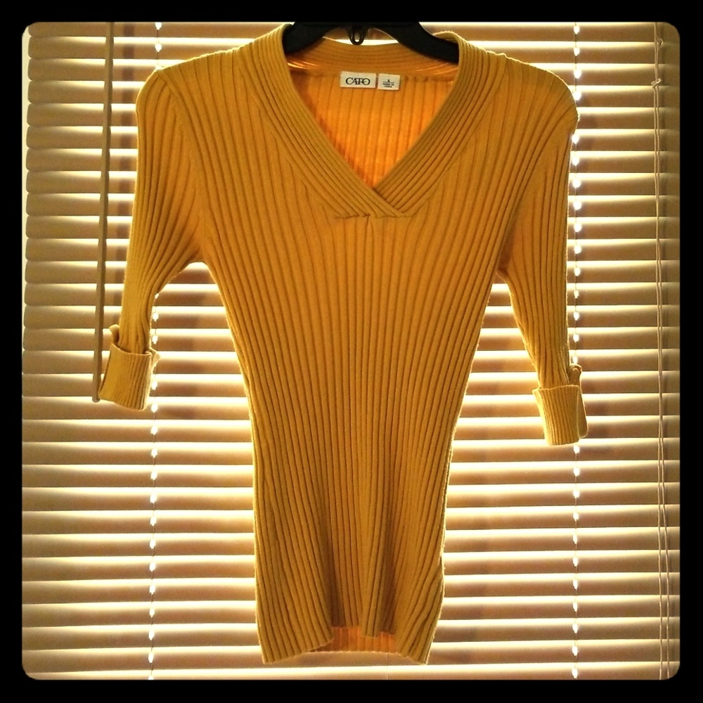 Cato, half sleeve sweater.